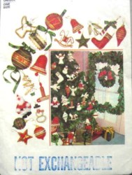 8227 XMAS ORNAMENTS, DOOR HANG,WREATH, HOLLY 77 PATTERN